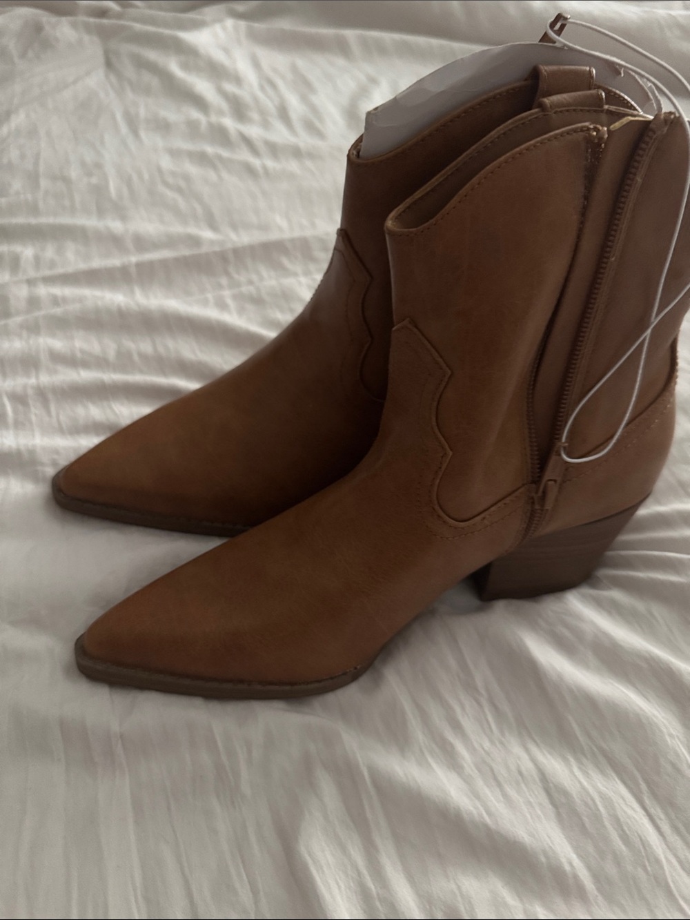NWOT Universal Thread Women's Tan Western Ankle Boots